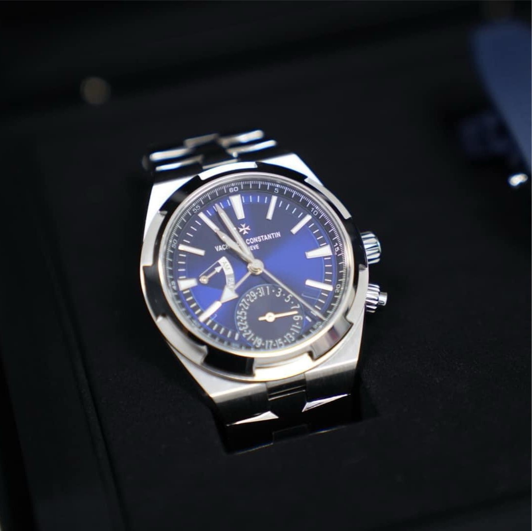 2023 Vacheron Constantin Overseas Dual Time - Complete Set